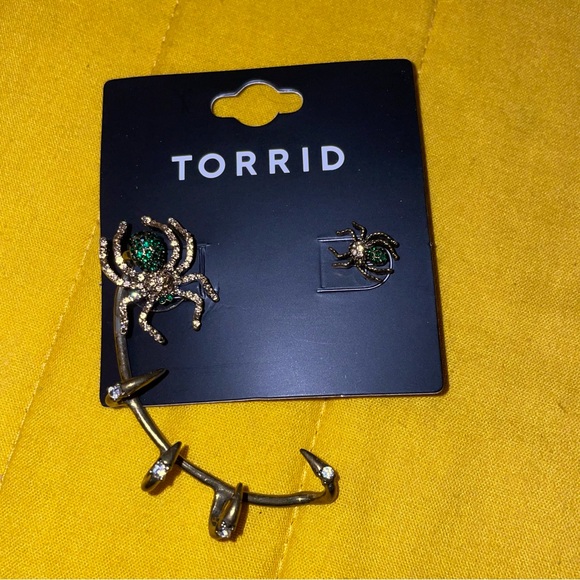 Torrid Halloween Bejeweled Spider Ear Crawler Earring Set NEW - Picture 2 of 6